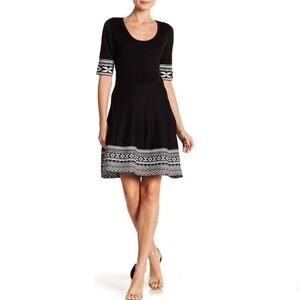 Nina Leonard sz L black & white BOHO fit & flare short sleeve knit sweater dress